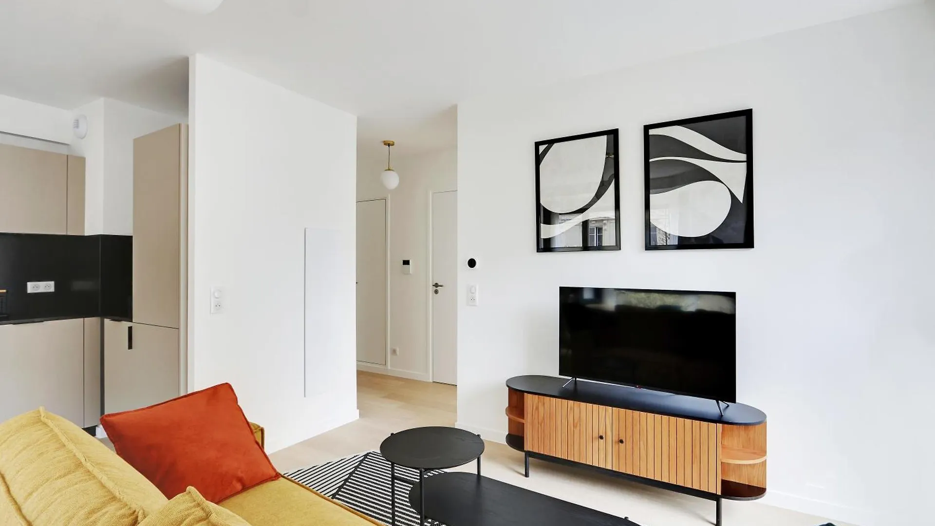 Pick A Flat's In Montmartre - Rue Ordener * Paris