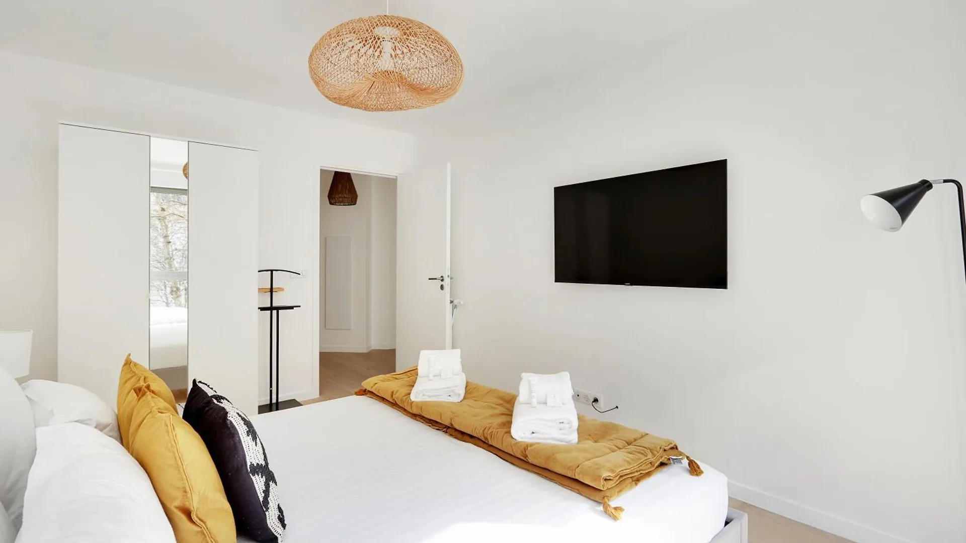 Pick A Flat's In Montmartre - Rue Ordener